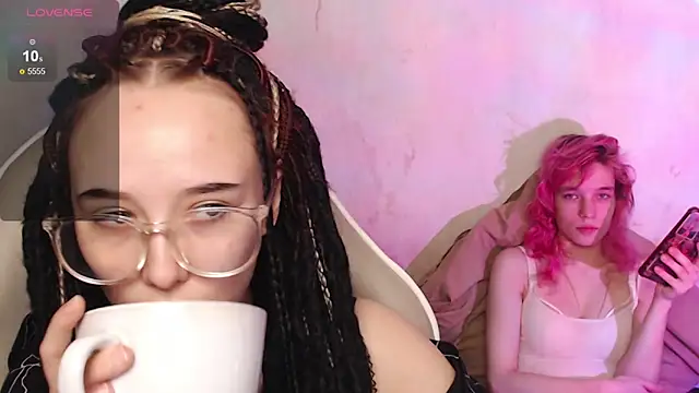 Robin yourss online show from November 2025 02:00:01 PM