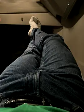 Snapshot of Dan_NFS chatting on October 2025 06:03:02 AM Dan NFS online show from October 2025 06:03:02 AM