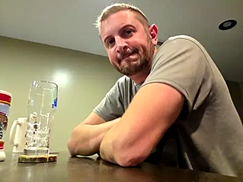 Snapshot of MrMechanic38 chatting on November 2025 05:59:01 PM MrMechanic38 online show from November 2025 05:59:01 PM