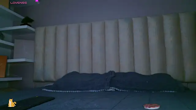 Snapshot of Megan_mooree_ chatting on November 2025 12:16:01 PM Megan mooree online show from November 2025 12:16:01 PM