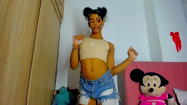 bloom444 online show from December 2024 10:13:01 AM