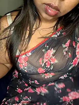 Snapshot of IndieSM chatting on February 2026 07:43:01 PM IndieSM online show from February 2026 07:43:01 PM