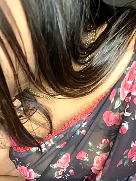 Snapshot of IndieSM chatting on February 2026 10:06:02 PM IndieSM online show from February 2026 10:06:02 PM