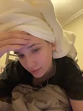 Holly Molii online show from June 2026 11:08:02 AM