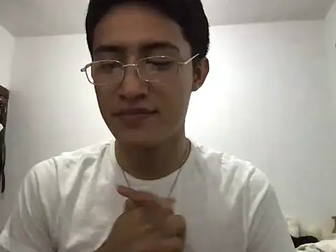 Akaerizz online show from December 2025 06:31:01 AM