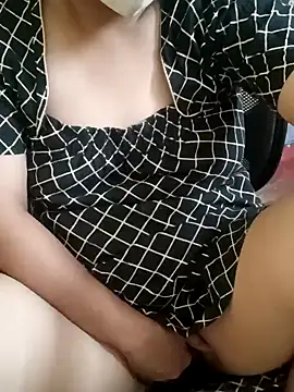 Snapshot of yourtamilcouple chatting on February 2025 01:48:02 PM yourtamilcouple online show from February 2025 01:48:02 PM