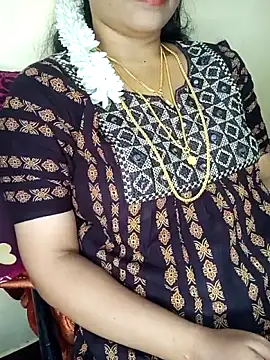 Snapshot of yourtamilcouple chatting on October 2025 11:28:01 AM yourtamilcouple online show from October 2025 11:28:01 AM