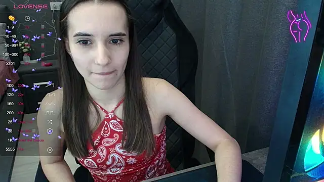 Snapshot of Alice_Weiss chatting on February 2026 02:07:02 PM Alice Weiss online show from February 2026 02:07:02 PM