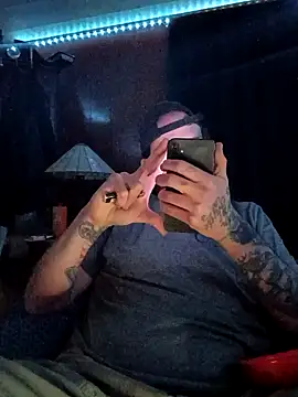 Snapshot of RobStrokes215 chatting on December 2025 09:04:02 AM RobStrokes215 online show from December 2025 09:04:02 AM