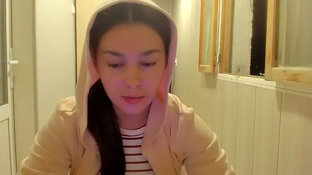 LunaXmii online show from October 2025 08:38:02 PM