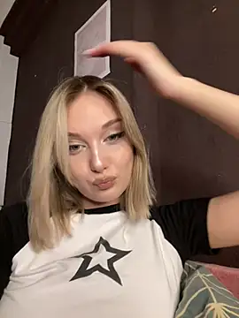 Snapshot of Alisa_Rise chatting on March 2025 06:44:02 PM Alisa Rise online show from March 2025 06:44:02 PM