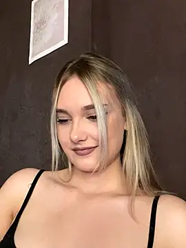 Snapshot of Alisa_Rise chatting on October 2025 02:34:01 PM Alisa Rise online show from October 2025 02:34:01 PM