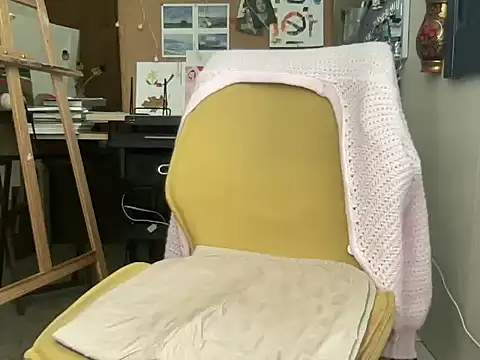 naughtyonbicycle online show from November 2025 02:44:01 PM