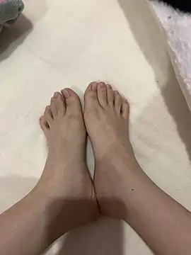 Snapshot of Aimeil chatting on December 2024 03:44:01 PM Aimeil online show from December 2024 03:44:01 PM