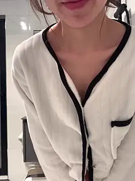 Snapshot of Aimeil chatting on March 2025 04:39:02 PM Aimeil online show from March 2025 04:39:02 PM