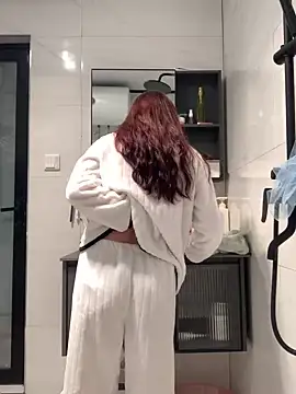 Snapshot of Aimeil chatting on March 2025 04:55:01 PM Aimeil online show from March 2025 04:55:01 PM