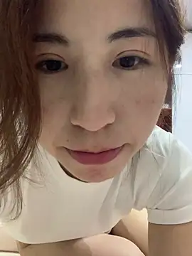 Snapshot of Aimeil chatting on March 2025 03:45:02 PM Aimeil online show from March 2025 03:45:02 PM