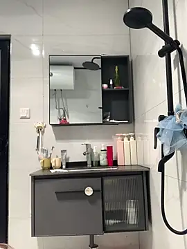 Snapshot of Aimeil chatting on March 2025 04:34:02 PM Aimeil online show from March 2025 04:34:02 PM