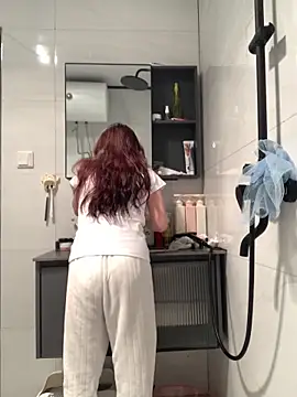 Snapshot of Aimeil chatting on March 2025 01:17:01 PM Aimeil online show from March 2025 01:17:01 PM