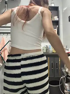 Snapshot of Aimeil chatting on November 2025 03:12:02 PM Aimeil online show from November 2025 03:12:02 PM