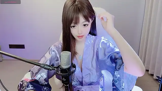 Snapshot of eveminii chatting on December 2024 05:53:02 AM eveminii online show from December 2024 05:53:02 AM