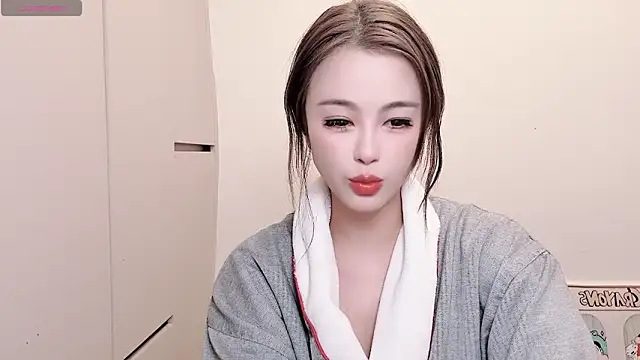 Snapshot of Neyllar chatting on December 2025 12:29:02 AM Neyllar online show from December 2025 12:29:02 AM