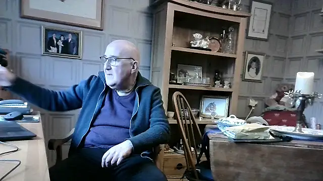 Adamdaddybear online show from January 2025 01:04:02 PM