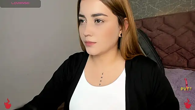 Lucia star   online show from December 2024 07:11:02 PM