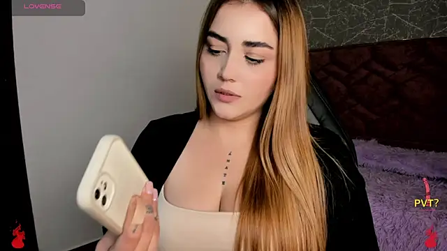 Lucia star   online show from January 2025 09:19:02 PM