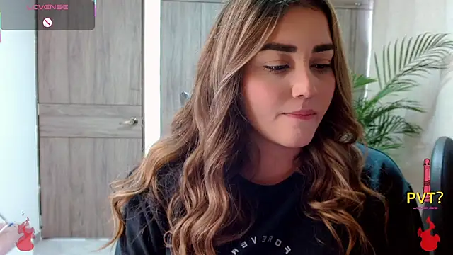 Lucia star   online show from February 2026 05:11:01 PM