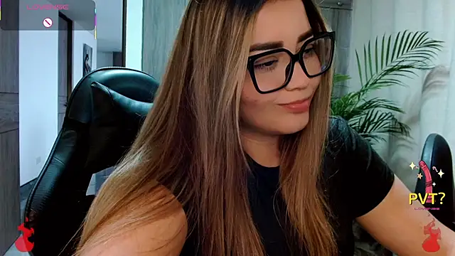 Lucia star   online show from February 2026 08:05:01 PM