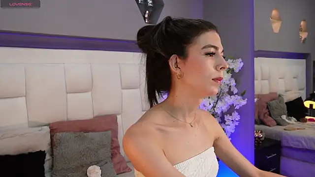 Snapshot of CuteAri chatting on October 2025 08:07:02 PM CuteAri online show from October 2025 08:07:02 PM