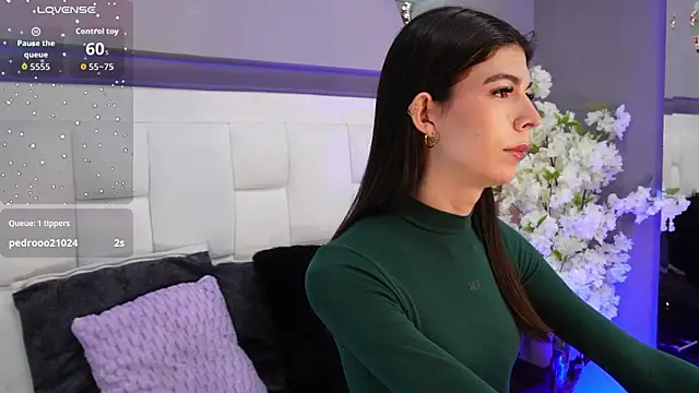 Snapshot of CuteAri chatting on October 2025 08:43:01 PM CuteAri online show from October 2025 08:43:01 PM