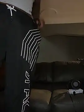 Snapshot of Festivitiesking1 chatting on November 2025 03:05:02 AM Festivitiesking1 online show from November 2025 03:05:02 AM