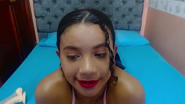 Snapshot of Angelica_Blue chatting on December 2024 01:15:02 AM Angelica Blue online show from December 2024 01:15:02 AM