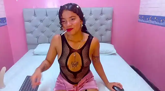 Snapshot of Angelica_Blue chatting on January 2025 01:28:02 AM Angelica Blue online show from January 2025 01:28:02 AM