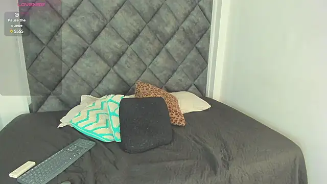 Latrellx7 online show from December 2024 11:39:02 AM