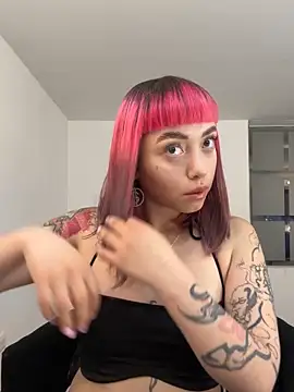 Snapshot of GigiVolkova chatting on December 2025 01:02:02 AM GigiVolkova online show from December 2025 01:02:02 AM