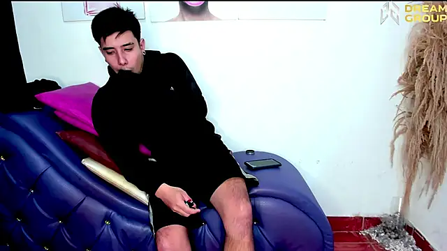 Yourslust  online show from September 2025 01:03:01 PM