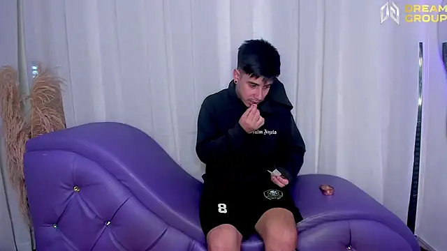 Yourslust  online show from October 2025 01:55:02 PM