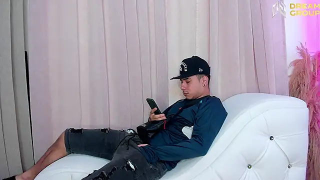 Snapshot of Yourslust_ chatting on April 2026 02:28:02 PM Yourslust online show from April 2026 02:28:02 PM