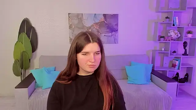 Snapshot of BonneyLove chatting on December 2025 06:34:02 PM BonneyLove online show from December 2025 06:34:02 PM