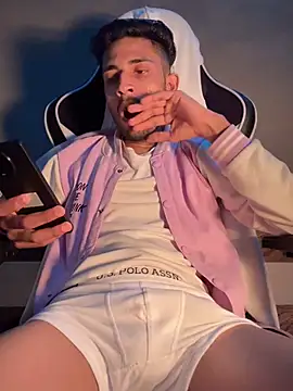 AjaxStar online show from February 2026 01:04:01 PM