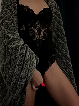 vilaineblonde online show from November 2025 04:22:02 AM