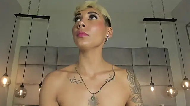 Snapshot of MiaMorgan_ chatting on January 2025 10:28:01 PM MiaMorgan online show from January 2025 10:28:01 PM