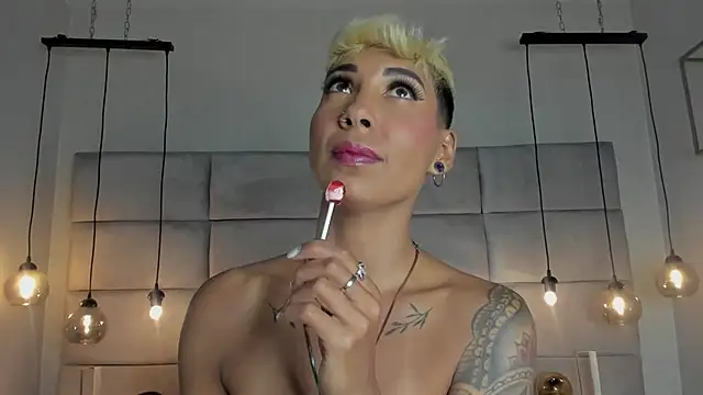 Snapshot of MiaMorgan_ chatting on January 2025 03:06:02 AM MiaMorgan online show from January 2025 03:06:02 AM