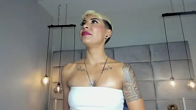 Snapshot of MiaMorgan_ chatting on January 2025 06:07:01 PM MiaMorgan online show from January 2025 06:07:01 PM