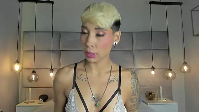 Snapshot of MiaMorgan_ chatting on January 2025 12:06:01 PM MiaMorgan online show from January 2025 12:06:01 PM