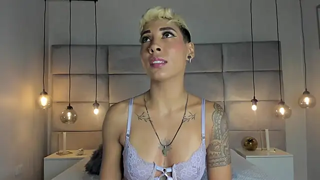 Snapshot of MiaMorgan_ chatting on January 2025 12:07:02 PM MiaMorgan online show from January 2025 12:07:02 PM