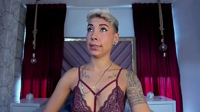 Snapshot of MiaMorgan_ chatting on February 2025 01:40:02 PM MiaMorgan online show from February 2025 01:40:02 PM